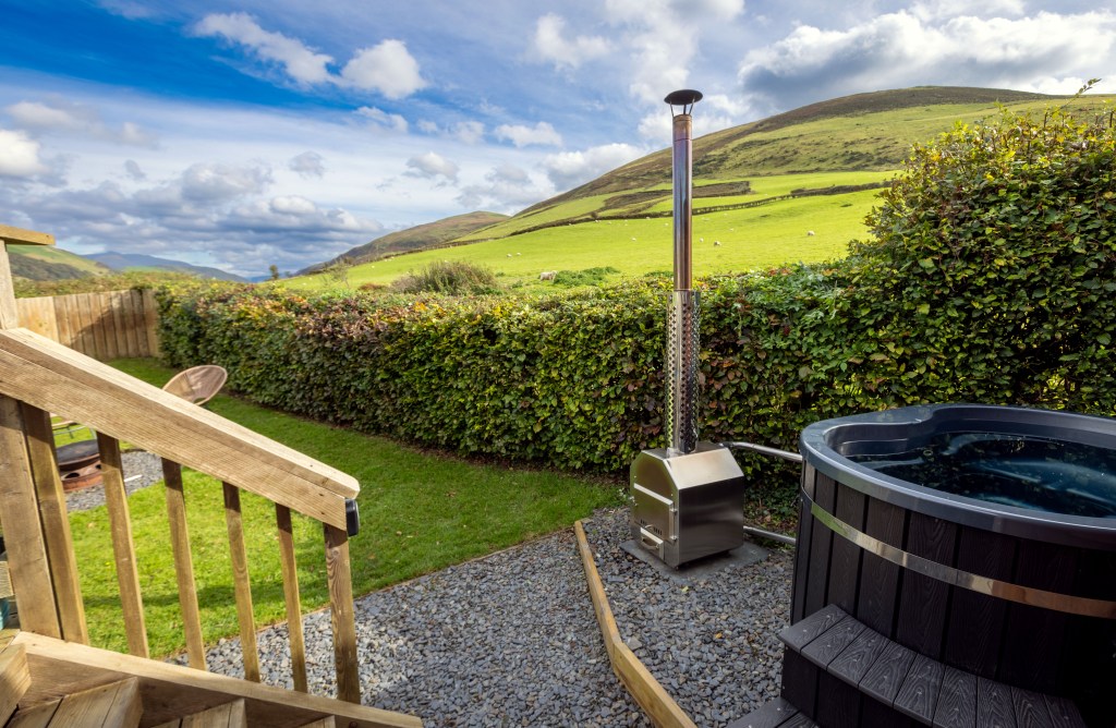 Wood fired hot tub with view to Cader Idris